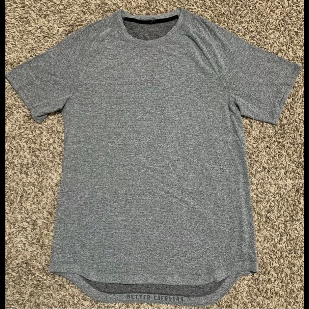 Lululemon Men’s Medium Grey Drysense shirt